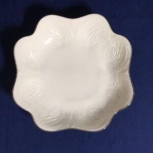 Lenox Platinum Silver Trim Scalloped Bowl